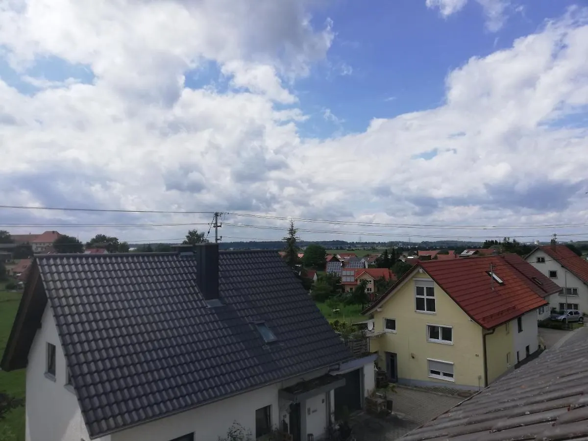 GästeZimmer im DG Dachschräge mit kleinem Bad WLAN, TV und Parkplatz Lachen 0*,